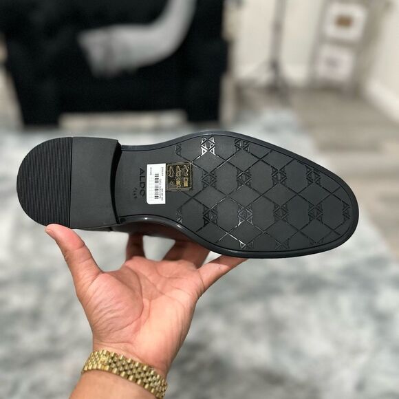 Black Chelsea Boots with Smooth Leather and Elastic Panels - Picture 6 of 6